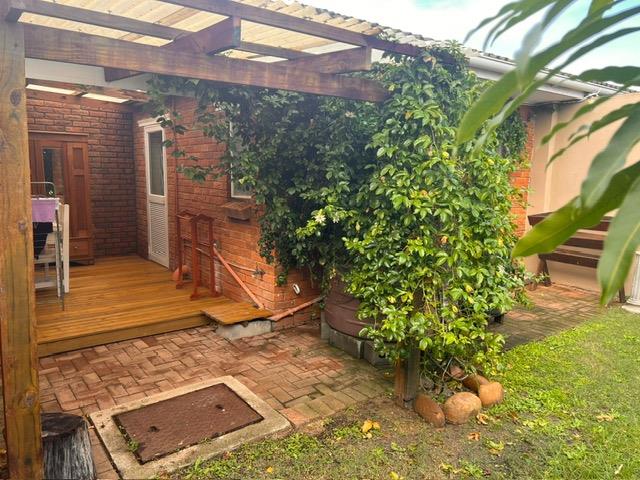To Let 1 Bedroom Property for Rent in Summerstrand Eastern Cape